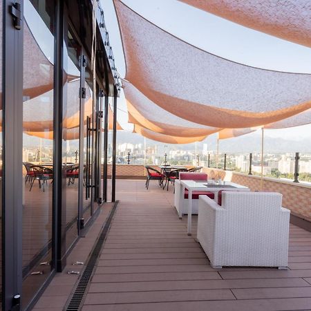 Hotel Reikartz Sky Almaty Exterior foto