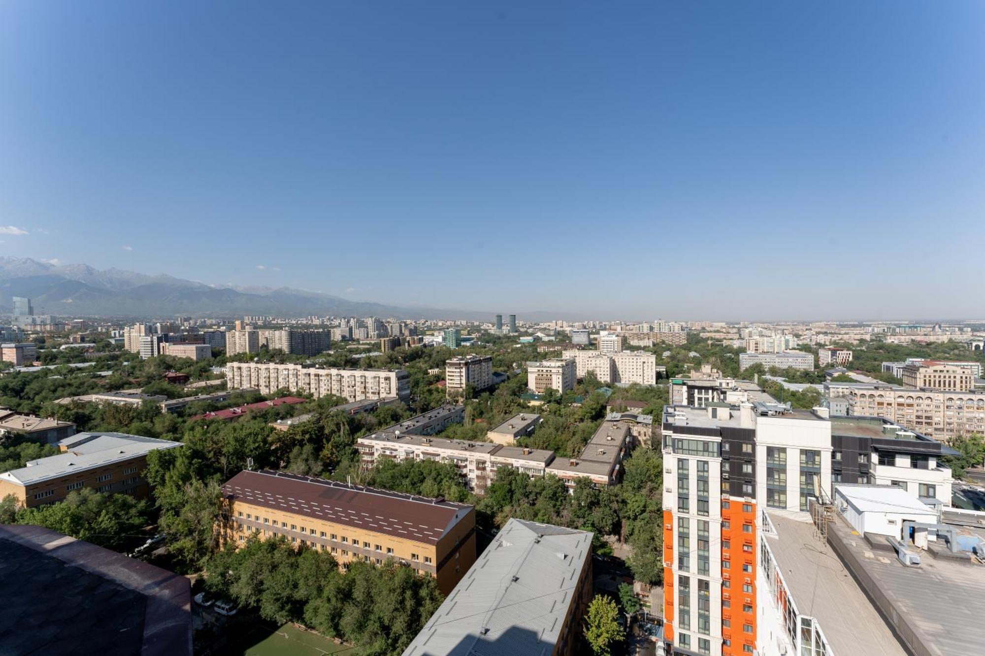Hotel Reikartz Sky Almaty Exterior foto