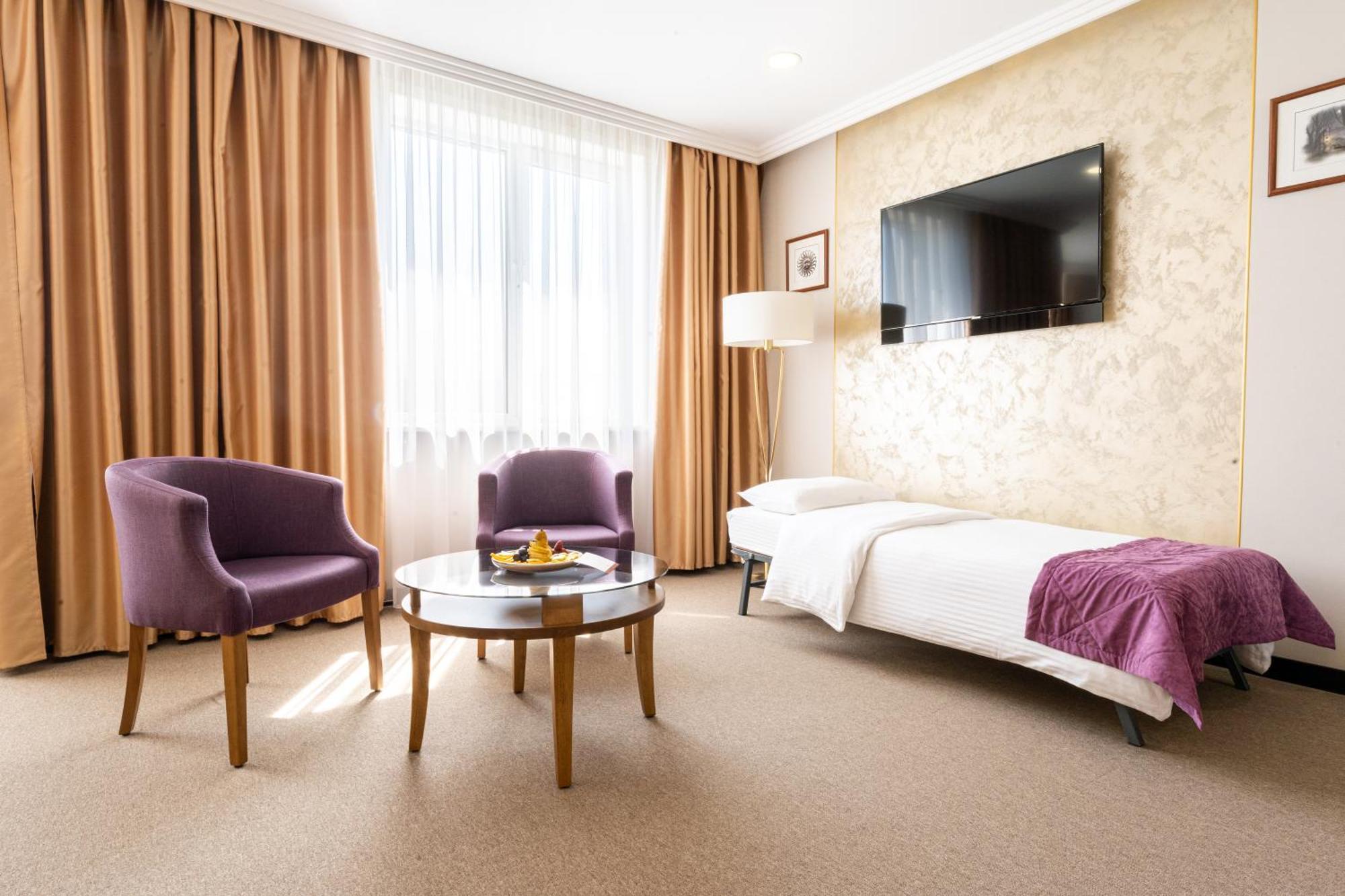 Hotel Reikartz Sky Almaty Exterior foto