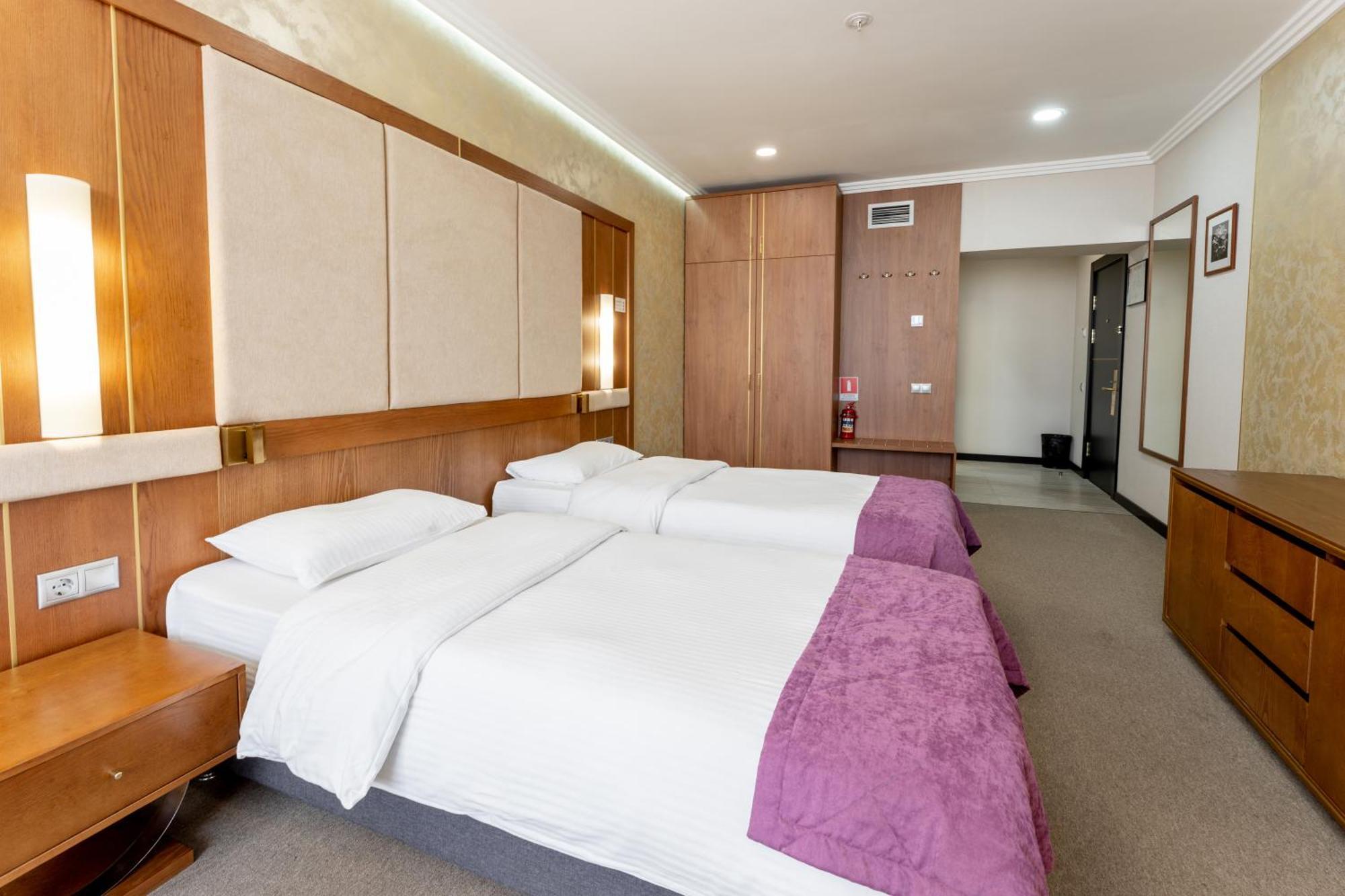 Hotel Reikartz Sky Almaty Exterior foto